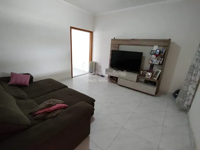 Casa com 200m² 3 quartos e 2 banheiros, à venda, no bairro Vila Primavera em Jaguariúna