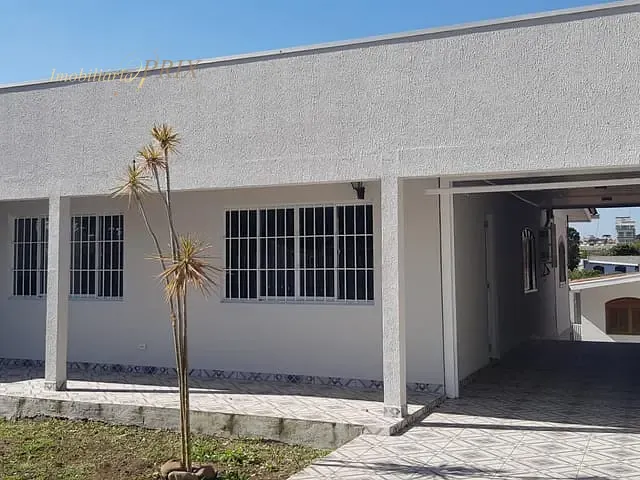 Casa com 407m² 3 quartos e 3 banheiros, para alugar, no bairro Portão em Curitiba