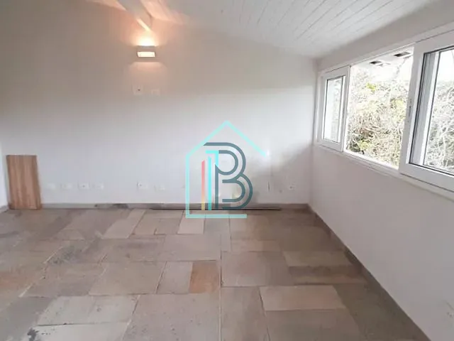 Casa com 720m² 3 quartos e 7 banheiros, à venda, no bairro Granja Viana em Cotia