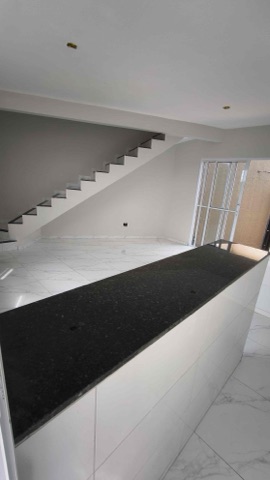 Casa 2 quartos e 1 banheiro, à venda, no bairro Petrópolis em Santa Luzia