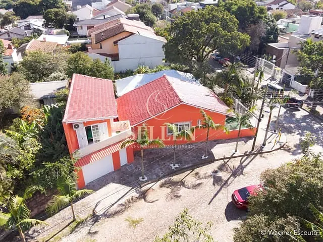 Casa 3 quartos e 2 banheiros, à venda, no bairro Teresópolis em Porto Alegre