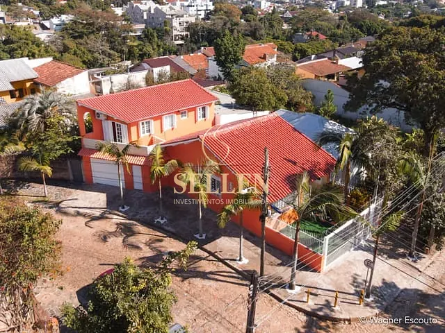 Casa 3 quartos e 2 banheiros, à venda, no bairro Teresópolis em Porto Alegre
