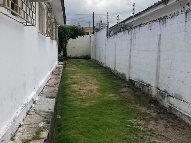 Casa com 650m² 3 quartos e 2 banheiros, à venda, no bairro Bancários em João Pessoa