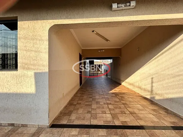 Casa com 300m² 3 quartos e 2 banheiros, à venda, no bairro Residencial Santa Luiza I em Nova Odessa