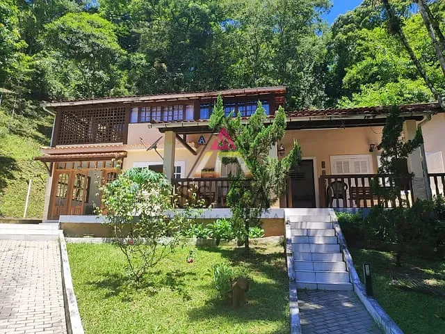 Casa com 6267m² 5 quartos e 2 banheiros, à venda, no bairro Cadetes Fabres em Guapimirim