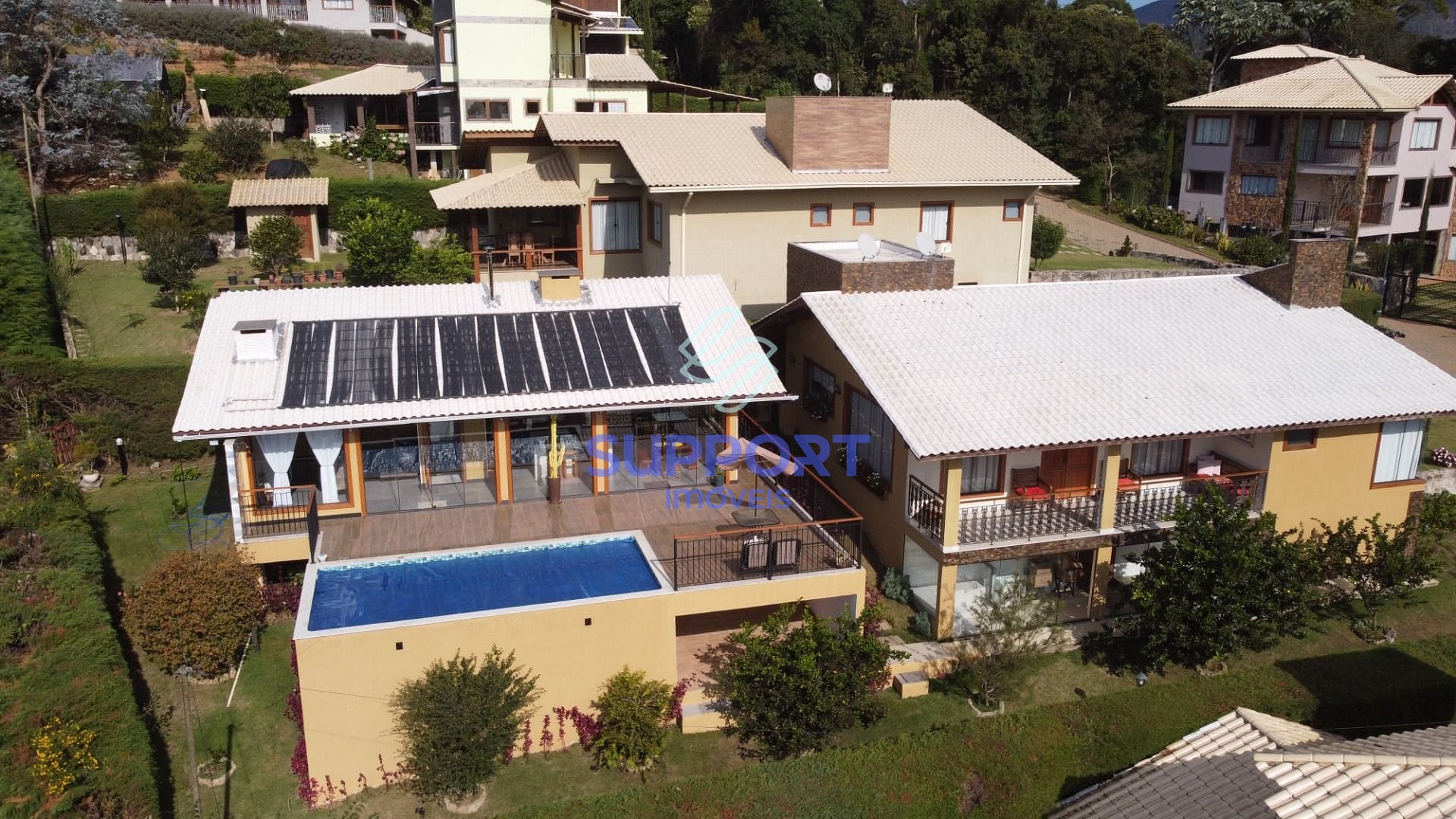 Casa à venda com 3 quartos, 300m² - Foto 2