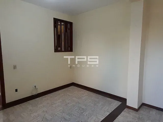 Casa com 480m² 5 quartos e 3 banheiros, à venda, no bairro Portal das Colinas em Guaratinguetá