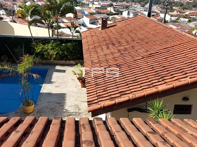 Casa com 480m² 5 quartos e 3 banheiros, à venda, no bairro Portal das Colinas em Guaratinguetá