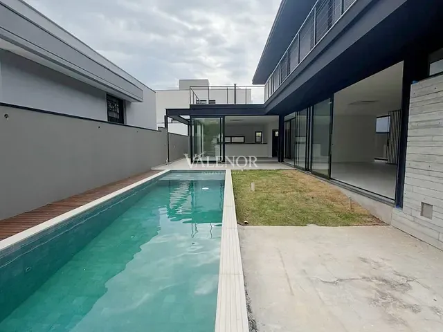 Casa com 435m² 4 quartos e 5 banheiros, à venda, no bairro Loteamento Brisas do Lago em Jundiaí