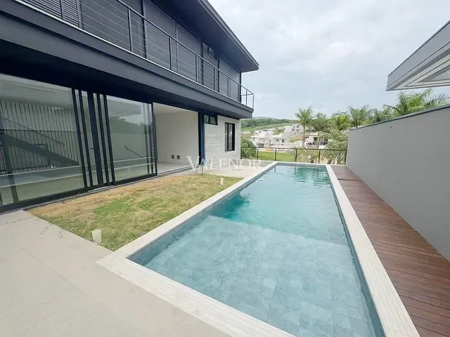 Casa com 435m² 4 quartos e 5 banheiros, à venda, no bairro Loteamento Brisas do Lago em Jundiaí