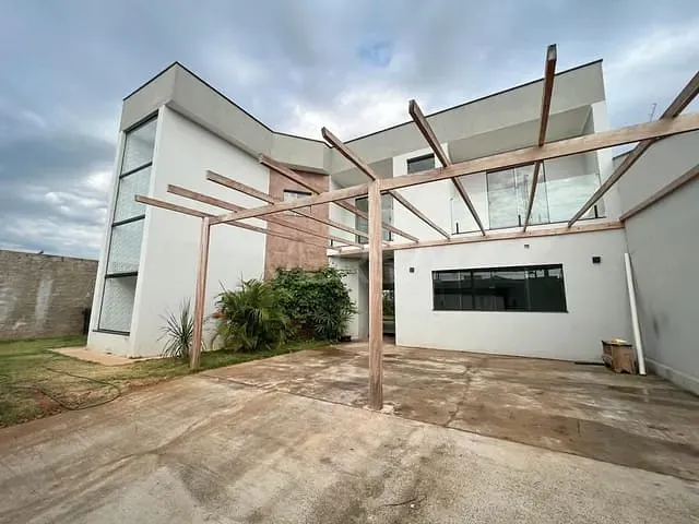 Casa com 525m² 3 quartos e 3 banheiros, à venda, no bairro Jardim Floridiana em Rio Claro