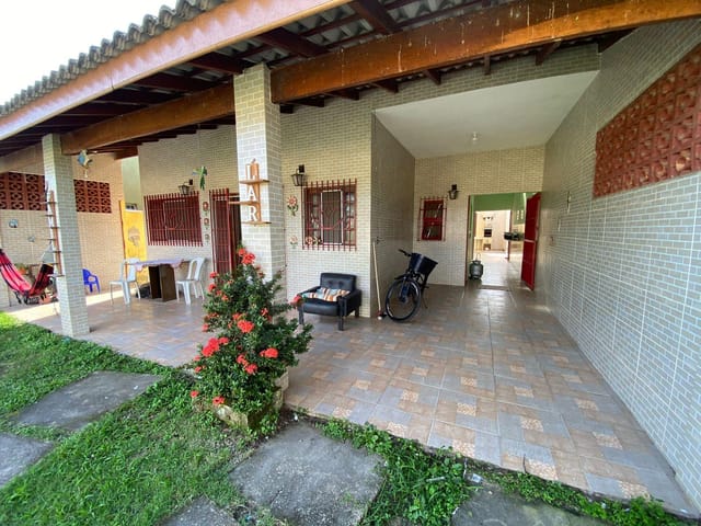 Casa 3 quartos e 2 banheiros, à venda, no bairro Balneário dos Golfinhos em Caraguatatuba