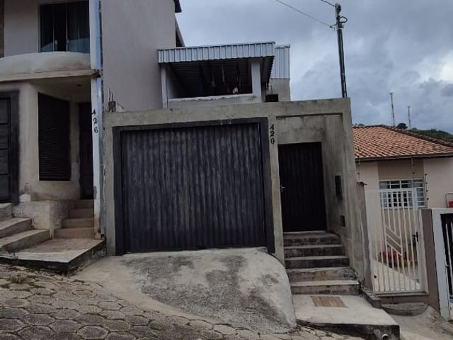 Casa com 138m², à venda, no bairro Edith Lopes em Cambuí
