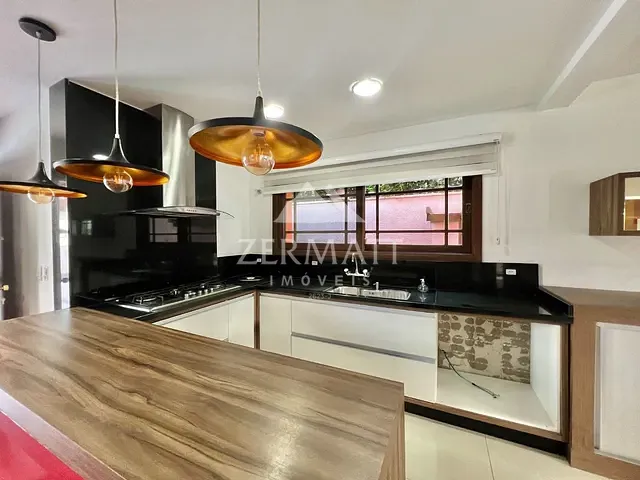 Casa com 350m² 3 quartos e 4 banheiros, à venda, no bairro Itoupava Norte em Blumenau
