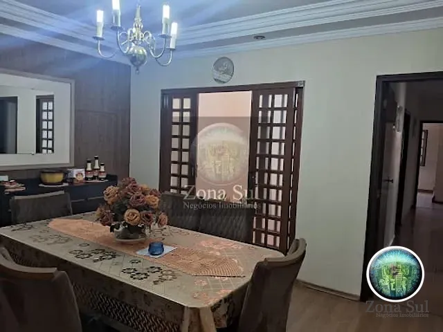 Casa com 293m² 4 quartos e 6 banheiros, à venda, no bairro Jardim Maria do Carmo em Sorocaba
