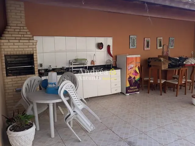 Casa com 180m² 3 quartos e 1 banheiro, à venda, no bairro Vinhateiro em São Pedro da Aldeia