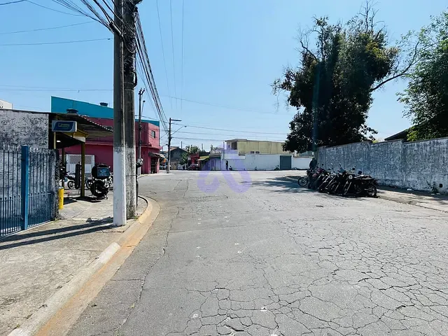 Casa com 300m² 5 quartos e 3 banheiros, à venda, no bairro Vila Urupês em Suzano