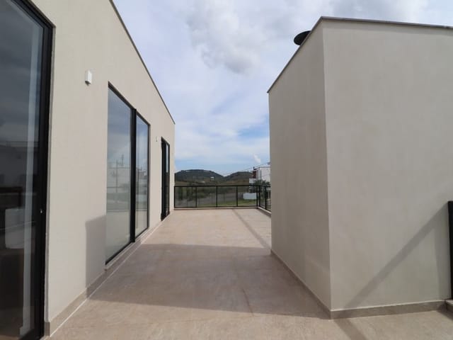 Casa 4 quartos e 5 banheiros, à venda, no bairro São Pedro em Juiz de Fora