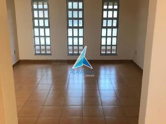 Casa com 385m², à venda, no bairro Vila Mariana em Governador Valadares