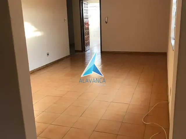 Casa com 385m², à venda, no bairro Vila Mariana em Governador Valadares