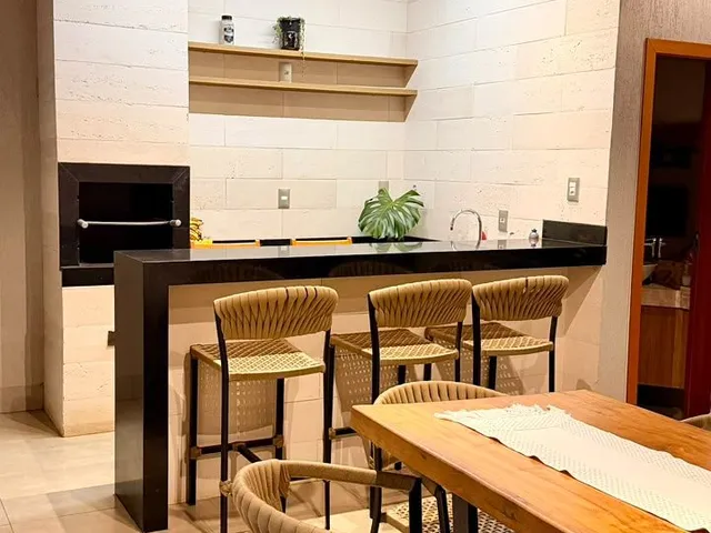 Casa com 210m² 3 quartos e 4 banheiros, à venda, no bairro Jardim Atlântico em Goiânia