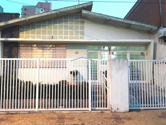 Casa 2 quartos e 2 banheiros, à venda, no bairro Cambuí em Campinas