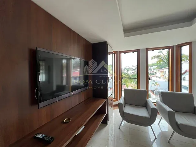 Casa 4 quartos e 1 banheiro, à venda, no bairro Quintas das Avenidas em Juiz de Fora