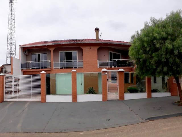 Casa com 503m² 3 quartos e 4 banheiros, à venda, no bairro Nova Rússia em Ponta Grossa