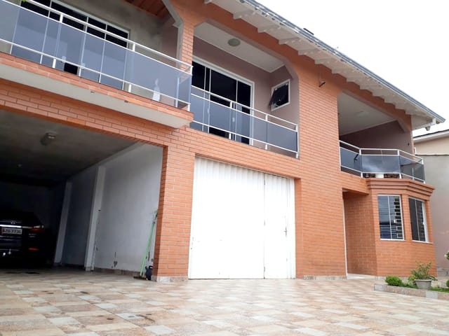 Casa com 503m² 3 quartos e 4 banheiros, à venda, no bairro Nova Rússia em Ponta Grossa