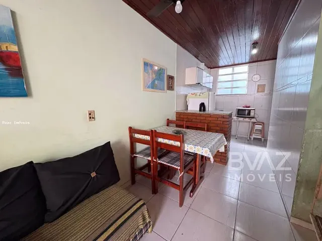 Casa com 70m² 2 quartos e 2 banheiros, à venda, no bairro Peró em Cabo Frio