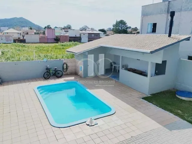 Casa 5 quartos e 4 banheiros, à venda, no bairro Campeche em Florianópolis