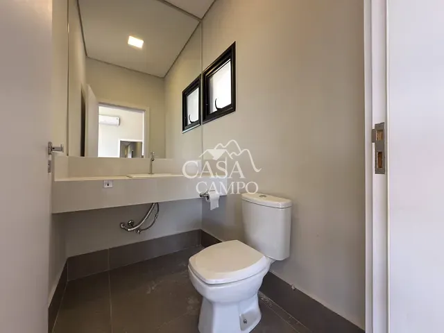 Casa 3 quartos e 5 banheiros, para alugar, no bairro Condomínio Villas do Golf em Itu