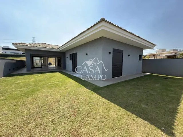 Casa 3 quartos e 5 banheiros, para alugar, no bairro Condomínio Villas do Golf em Itu