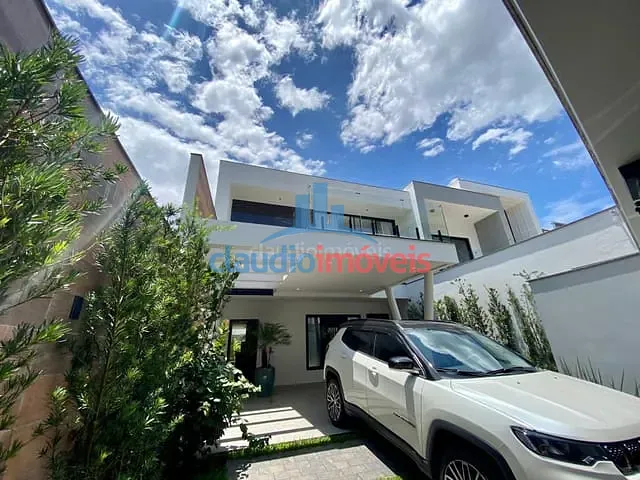 Casa 3 quartos e 4 banheiros, à venda, no bairro Jardim Amália em Volta Redonda
