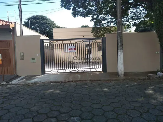 Casa com 170m² 1 quarto e 1 banheiro, à venda, no bairro Jardim Siesta em Jacareí