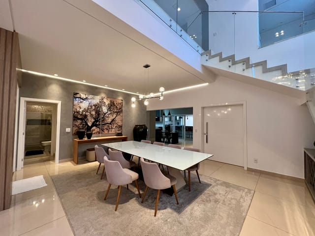 Casa com 450m² 4 quartos e 5 banheiros, à venda, no bairro Residencial Rodrigo Salloum em Franca