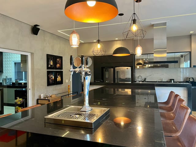 Casa com 450m² 4 quartos e 5 banheiros, à venda, no bairro Residencial Rodrigo Salloum em Franca