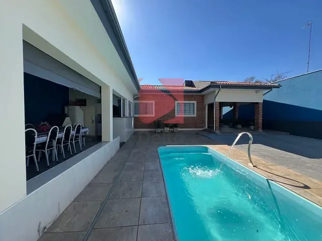 Casa 2 quartos e 3 banheiros, à venda, no bairro Jardim Carlos Gomes em Pirassununga