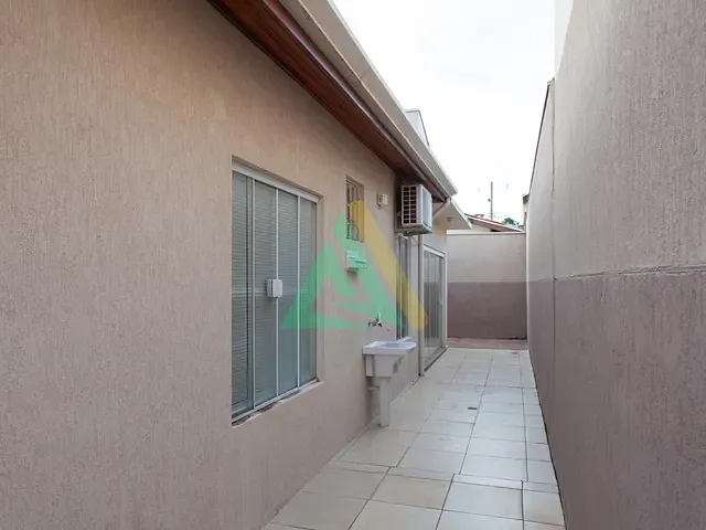 Casa com 160m² 2 quartos e 1 banheiro, à venda, no bairro Jardim Bandeirantes em Mogi Guaçu