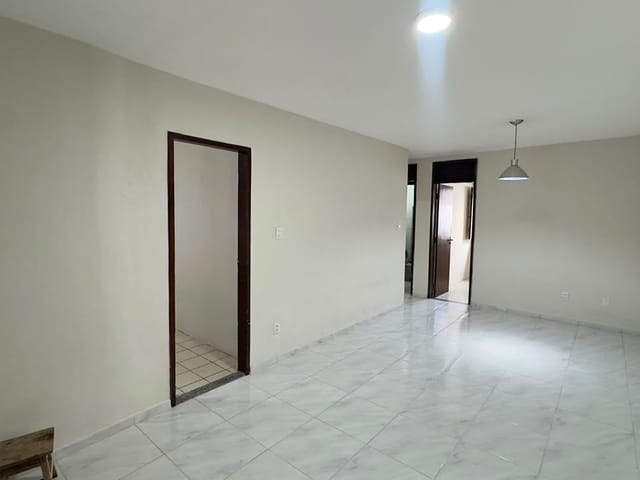 Casa 3 quartos e 2 banheiros, para alugar, no bairro Alto do Calhau em São Luís