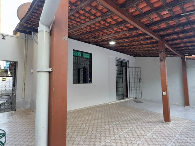 Casa 3 quartos e 2 banheiros, para alugar, no bairro Alto do Calhau em São Luís