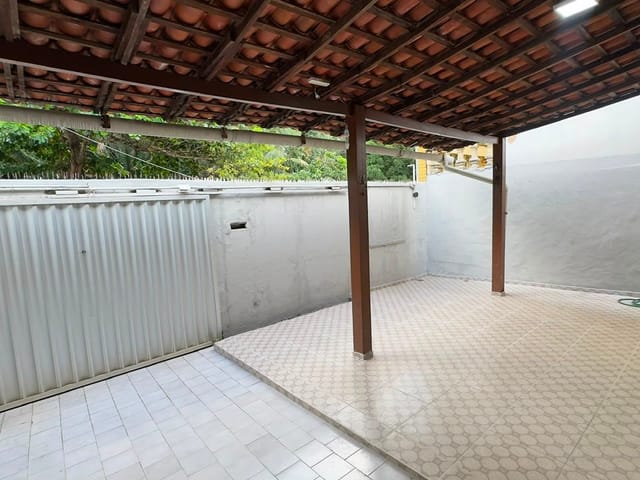 Casa 3 quartos e 2 banheiros, para alugar, no bairro Alto do Calhau em São Luís