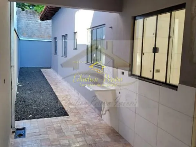 Casa com 150m² 3 quartos e 1 banheiro, à venda, no bairro Leonor em Londrina