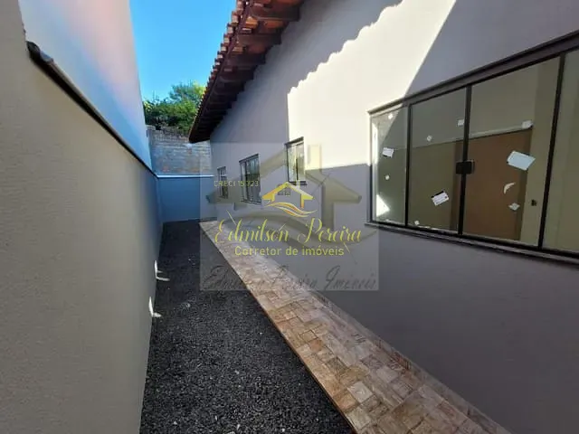 Casa com 150m² 3 quartos e 1 banheiro, à venda, no bairro Leonor em Londrina