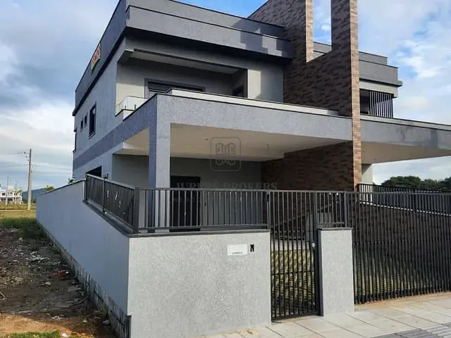 Casa 3 quartos e 4 banheiros, à venda, no bairro Vargem Grande em Florianópolis