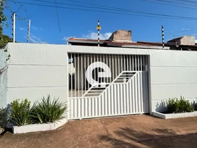 Casa com 100m² 3 quartos e 2 banheiros, à venda ou para alugar, no bairro Aeroporto Velho  em Santarém
