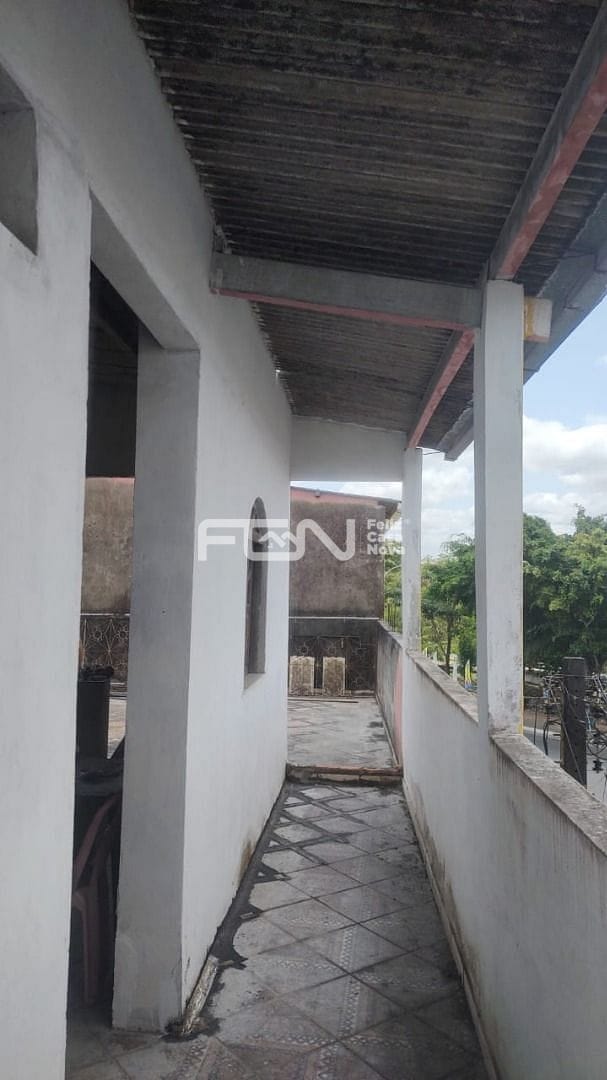 Casa à venda com 3 quartos, 285m² - Foto 1