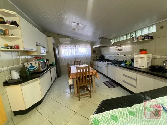 Casa 3 quartos e 2 banheiros, à venda, no bairro Figueira do Pontal em Itapoá