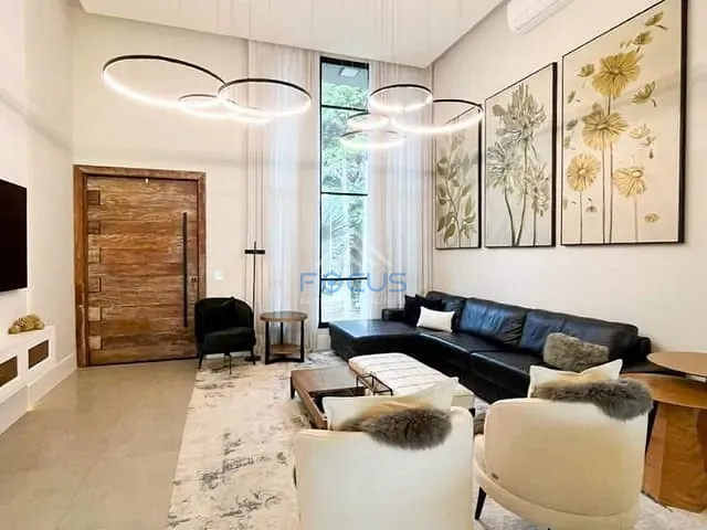Casa com 564m² 3 quartos e 5 banheiros, à venda, no bairro Medeiros em Jundiaí