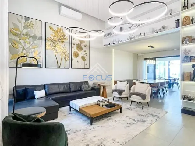 Casa com 564m² 3 quartos e 5 banheiros, à venda, no bairro Medeiros em Jundiaí